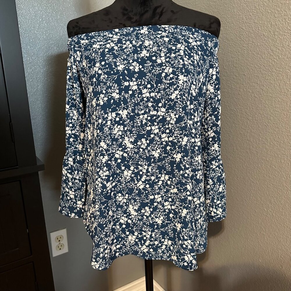 Verse Blouse Womens‎ Medium Off Shoulder Bell Sleeve Top Blue Floral Print USA